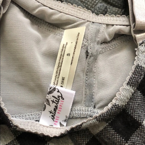 Free people intimately crop top bundle - Picture 3 of 6